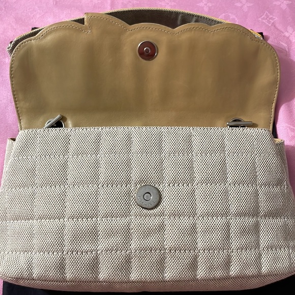 SALE!!! 🎉🎉🎉Chanel Limited Edition Camellia Canvas/Patent Flap Bag - Picture 9 of 17